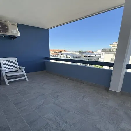 Newly Renovated 50m From The Apartamento